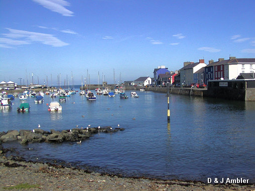 Aberaeron Harbour mouth   ab40